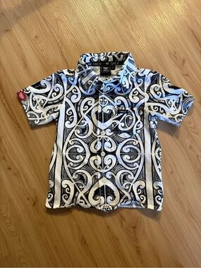 Tanoa Black & White Tribal-Print Short Sleeve Button-Down